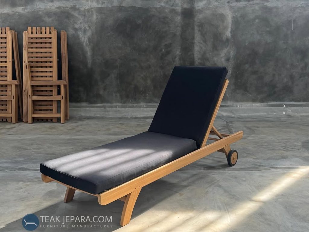 Teak outdoor Sun Lounger Teak outdoor Sun Lounger