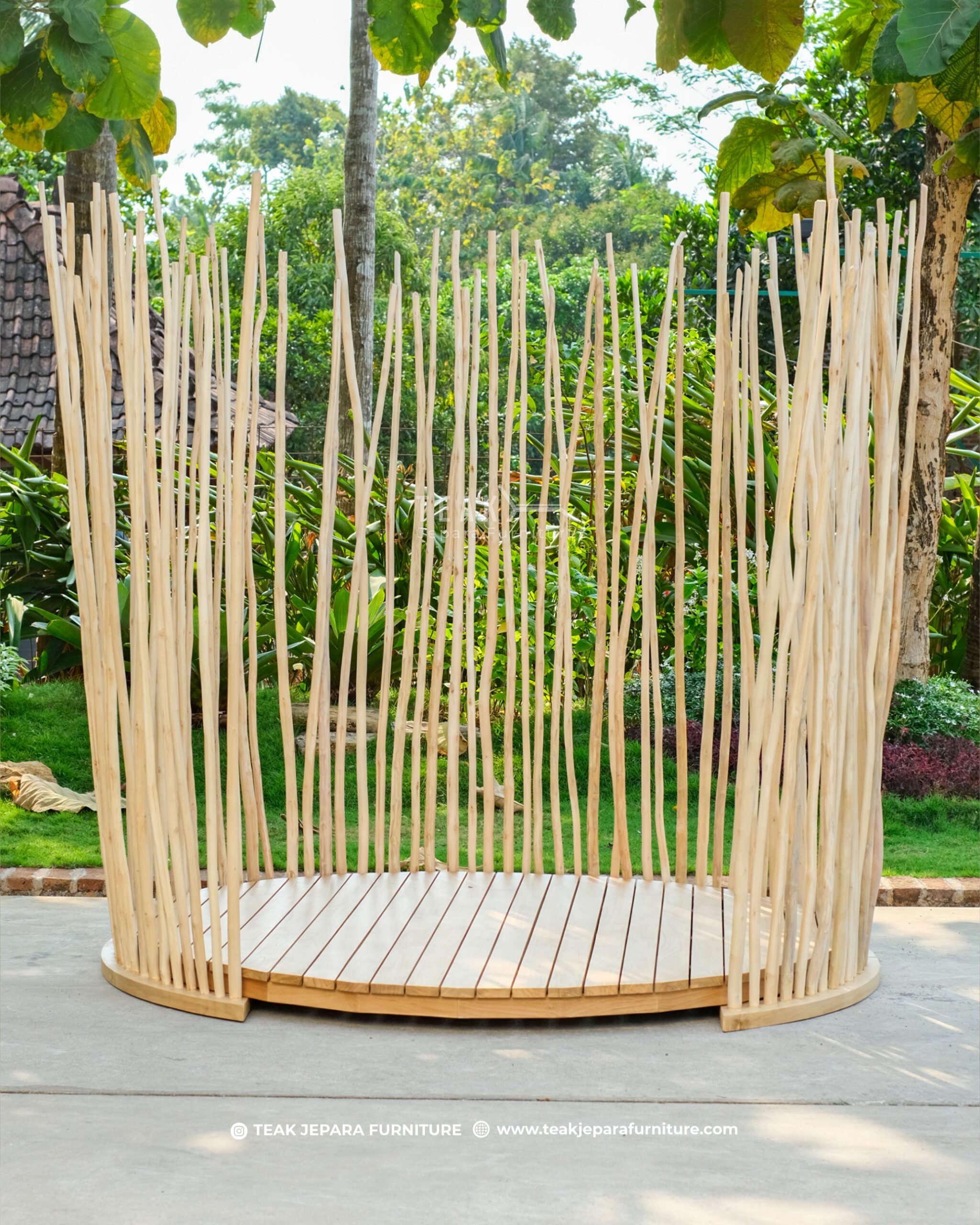 outdoor canopy daybed